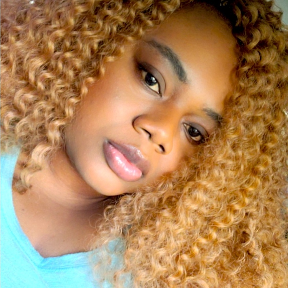 Meet your Posher, Oceane